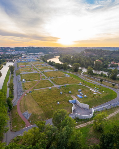Čistírna, která nepřekáží